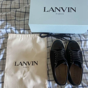 Lanvin skor - Tja, säljer nu dessa tvär feta Lanvin skorna i väldigt bra skick. Box, dustbag och kvitto ingår, tveka inte vid frågor!