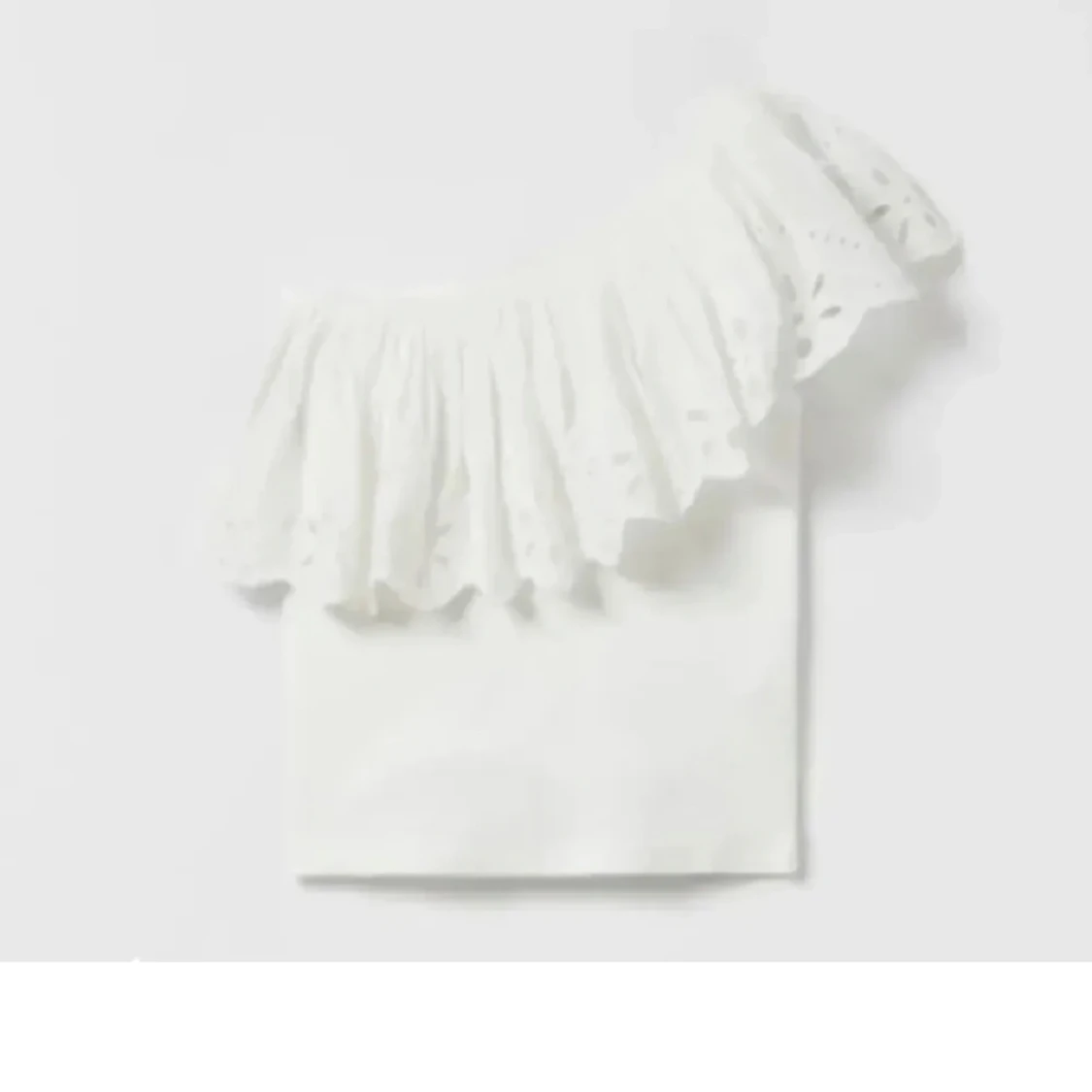 Söker denna volang topp i storlek stl 170