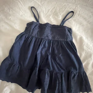 Ralph Lauren topp - Så gullig men den är tyvärr för liten för mig!! Osäker på storlek men skulle säga XXS. Denna topp är extremt unik då den inte säljs längre och är svår att få tag på. Kommer därför ej sänka pris <3