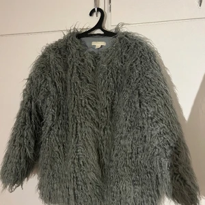 Fuskpäls, hm - Foux fur från hm i st. S