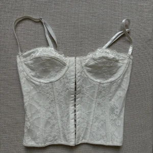 Korsett - Fin korsett aldrig använd💕