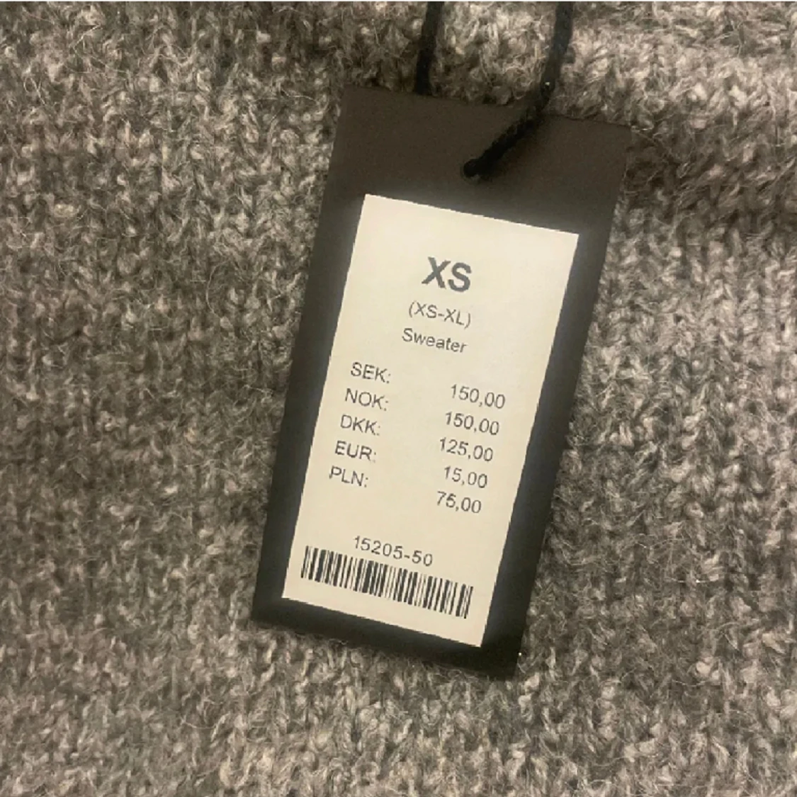 Oanvänd stickad tröja- Lager 157 - 90