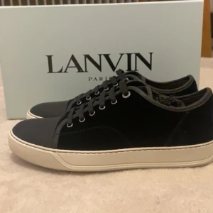 Lanvins - Säljer dessa feta Lanvins skor, skick 10/10 (helt nya). Hör av dig vid frågor eller bilder. Obs box ingår ej