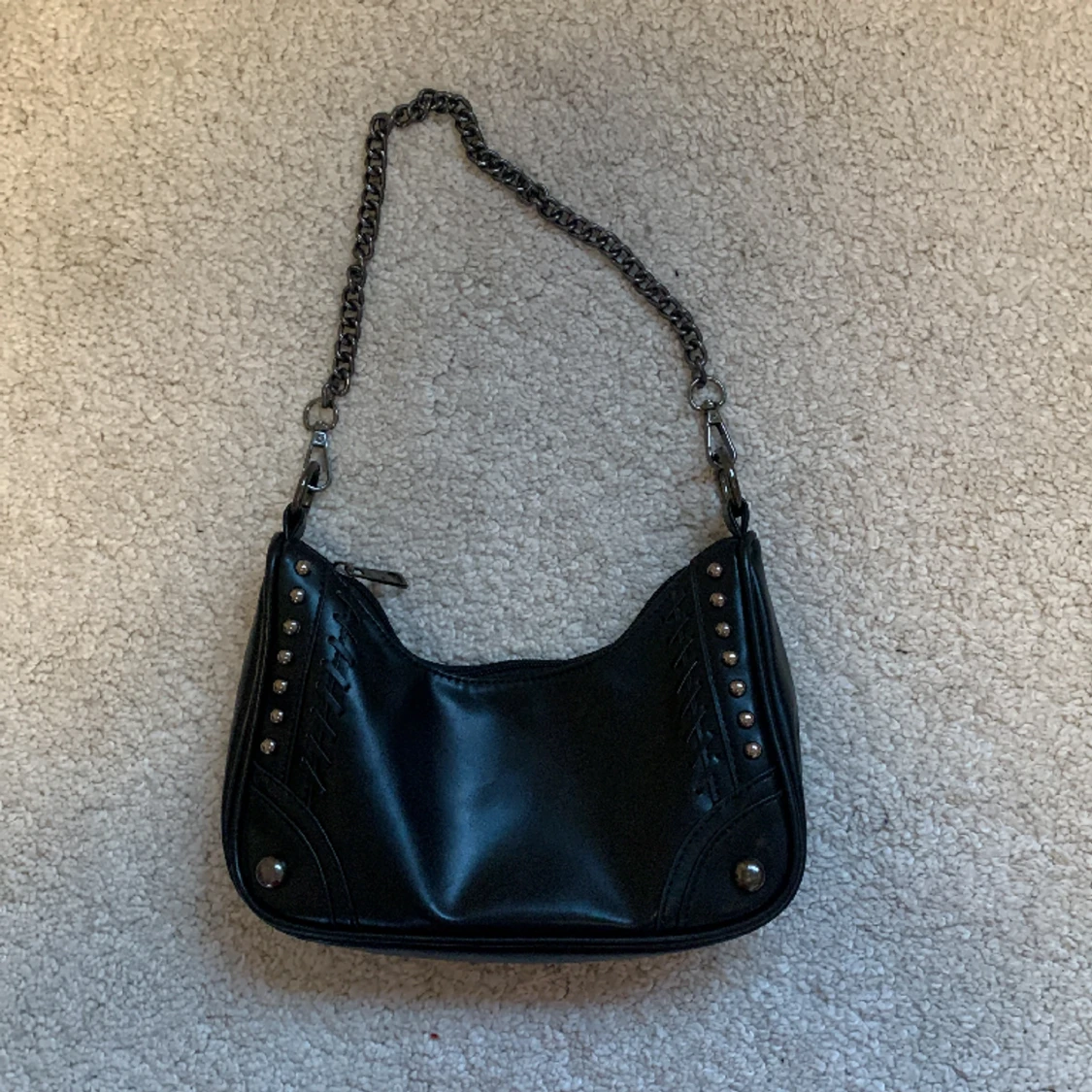 Svart axelremsväska 