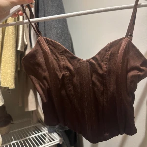 Zara topp - En topp från zara som bara har använts en gång.