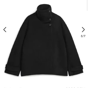 Arket kappa! - Så fin arket kappa! Näst intill oanvänd och varm och perfekt att använda nu k vinter som en finare jacka! 