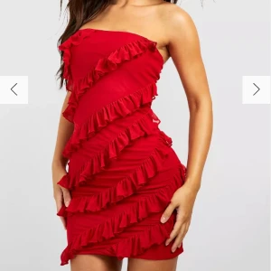 klänning  - jättesöt klänning, haft länge men är helt oanvänd, endast prövad❤️