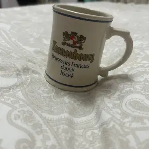 Selling collectible vintage mug 