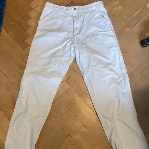 Carhartt double knee pants (oanvända) - Ett par oanvända carharrt byxor i fint skick. Nypris: 1250kr  