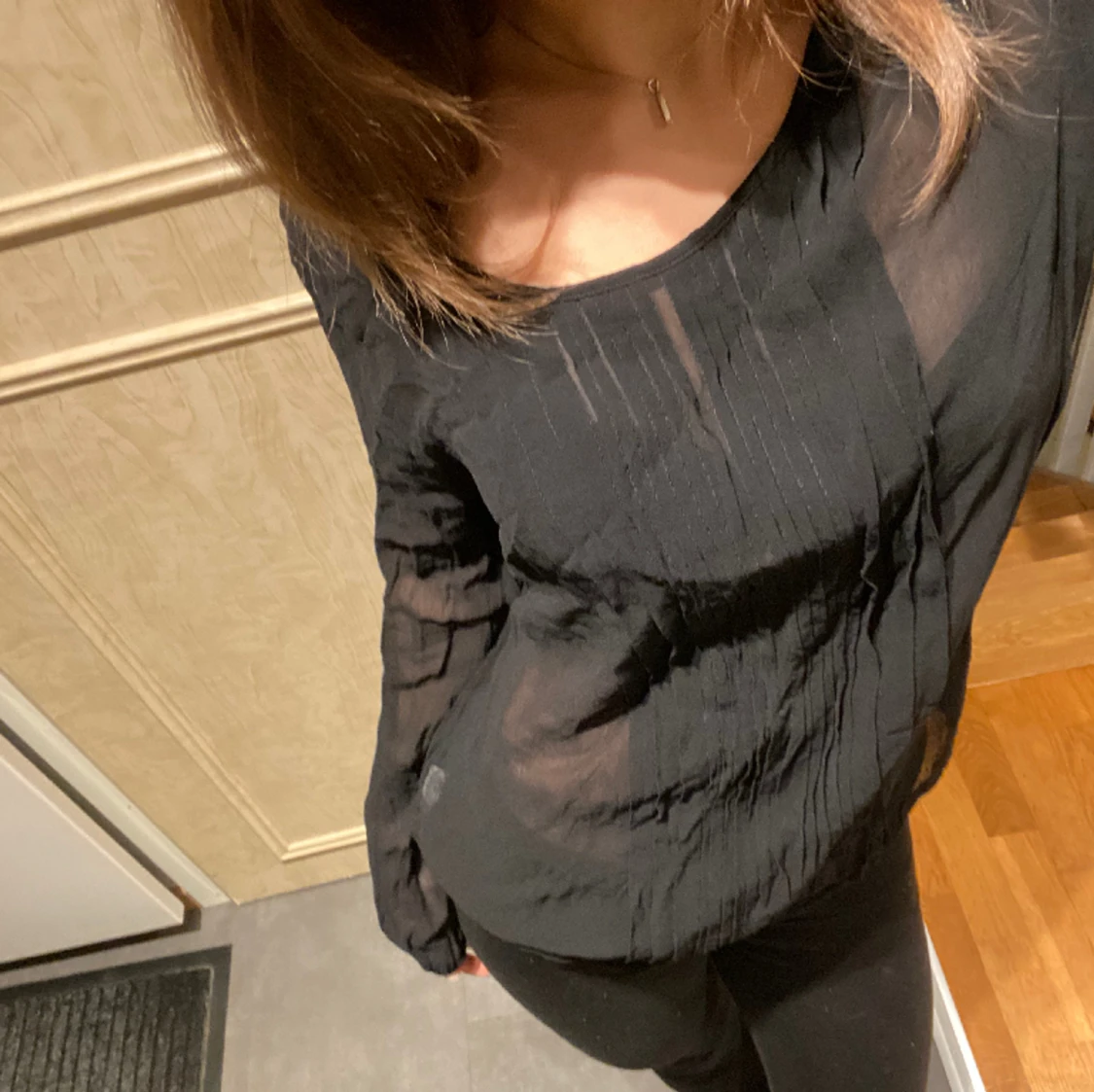 svart blus med spetts - 90