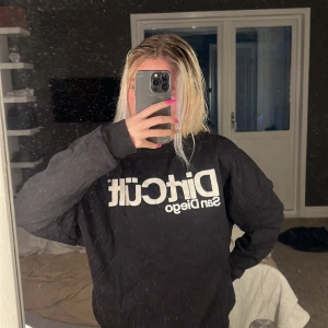 Dirtcult hoodie - Säljer då den inte kommer till användning! 