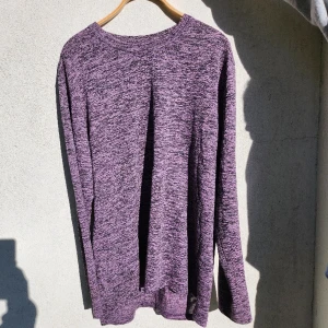 Långärmad tshirt (cheap monday hos weekday) - Storlek L. Fint skick!