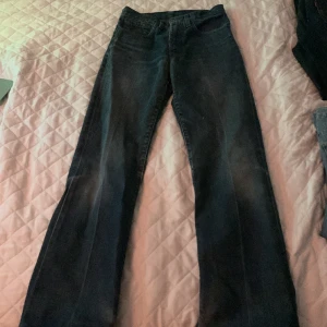 Levis jeans - Vintage jeans så gammal modell av Levis