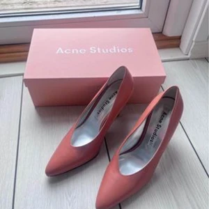 Acne pumps  - Nya pumps storlek 39 