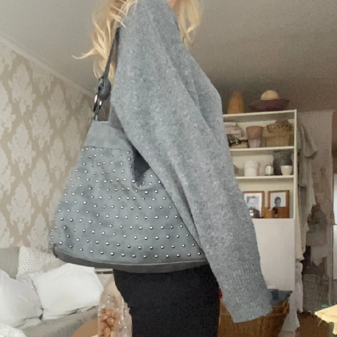 Väska med nitar - 91