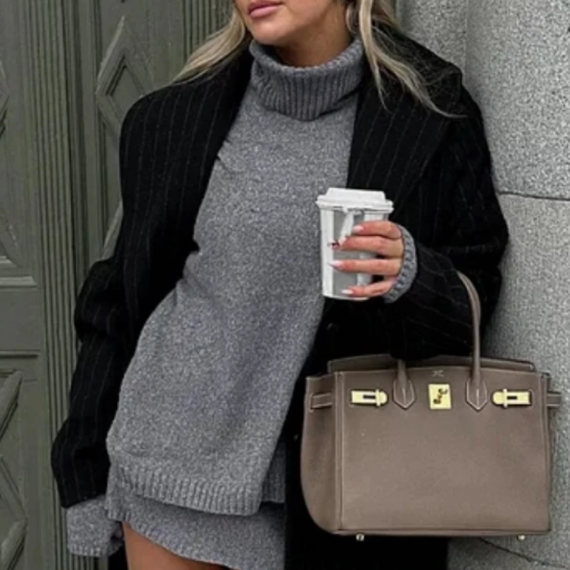 Grå stickad polo tröja från NAKD x Lojsan Wallin 