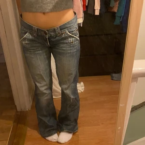 Only jens  - Skit snygga men förstora i midjan och inte riktigt min stil längre.