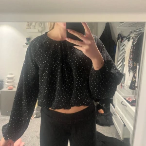 Topp - Prickig topp från hm. Aldrig använd.