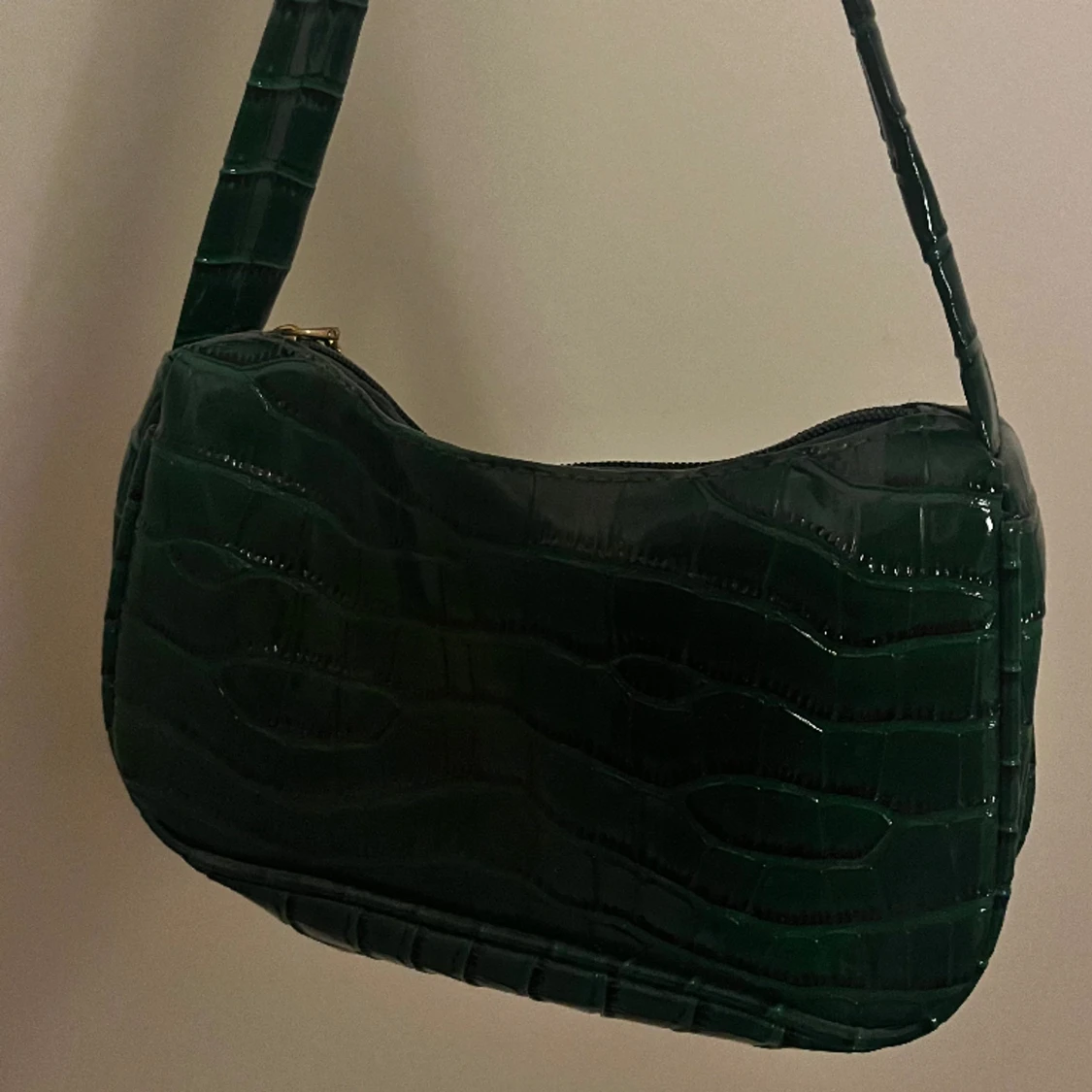 Grön och vit väska - 90