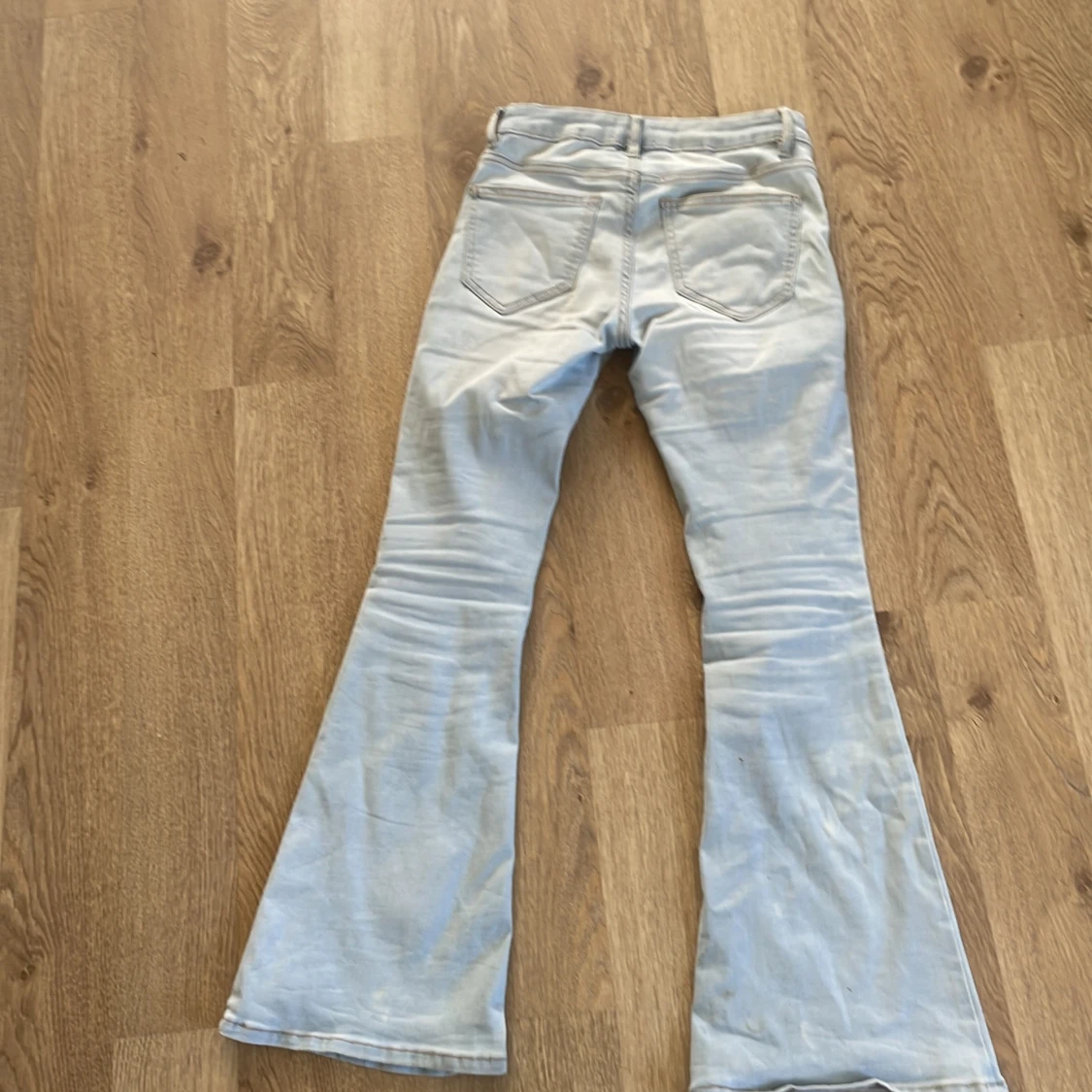 Ljusblå jeansbyxor - 90