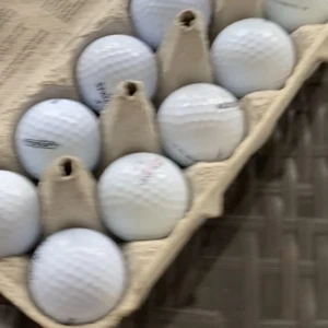 Säljer golfbollar billigt!! - 9 bollar 80kr 12 bollar 100 kr 20 bollar 150-170 kr