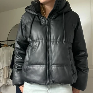 Jacka - Zara jacka fårn förra året💞 pris går att diskutera vid snabb affär 