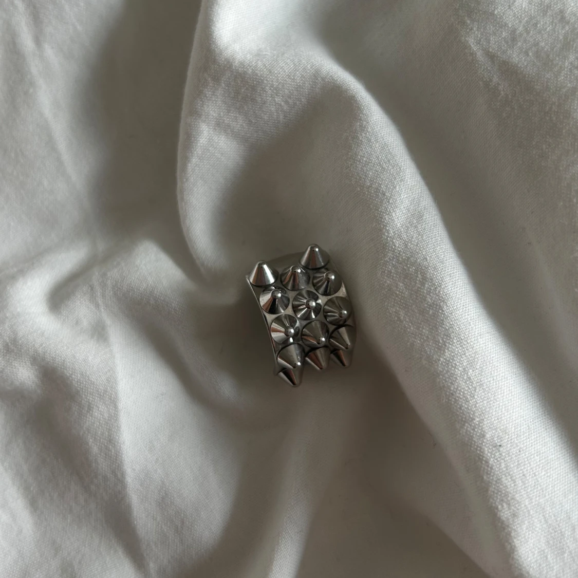 Ring med nitar  - 91