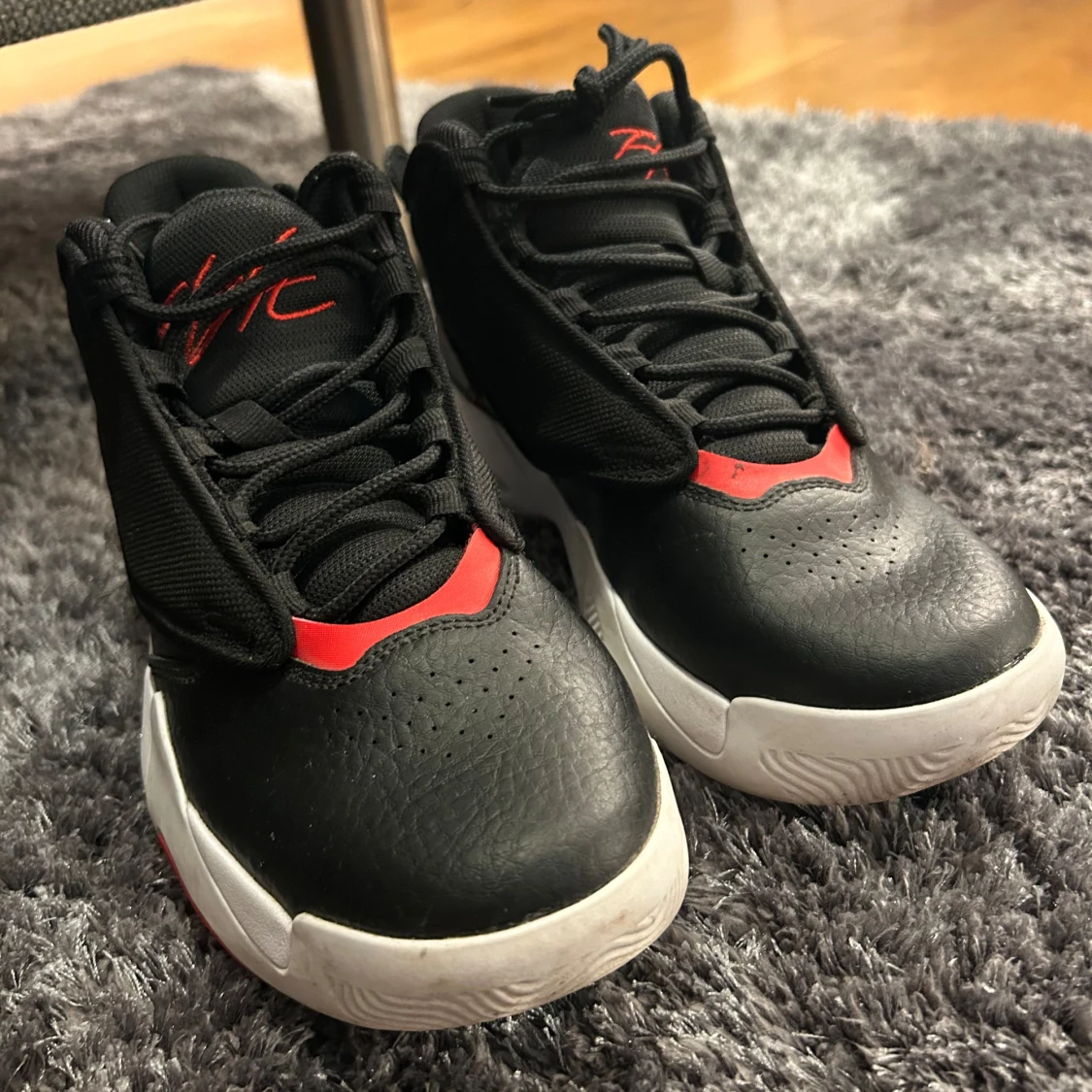 JORDAN MAX AURA 4 (GS) - 90