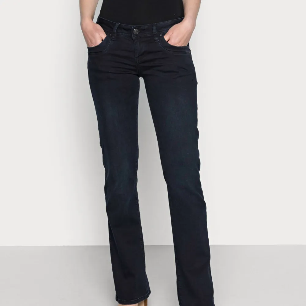 Supersnygga lågmidjade jeans från ltb i modellen valerie❤️inga deffekter, som nya. Farkut & Housut.