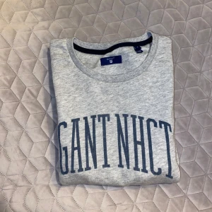 Gant sweatshirt  - Gant tröja! Använd men väldigt bra skick.  Skriv för mer bilder❤️