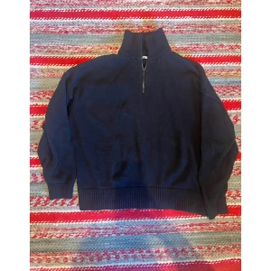 Zara zip up sweatshirt  - Medium