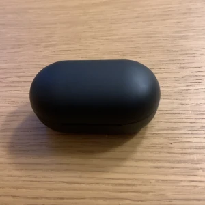 Hörlurar  - Jag säljer mina hörlurar för att jag inte vill ha dom längre.