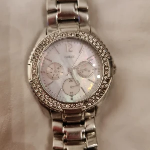 Guess klocka - Guess klocka