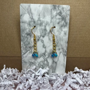 Blått och guldig moln örhänge  - Blått och guldig moln örhänge, är nickelfri. För mer bilder och information, skriv till mig.