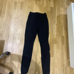 H&M jeans - Bra jeans