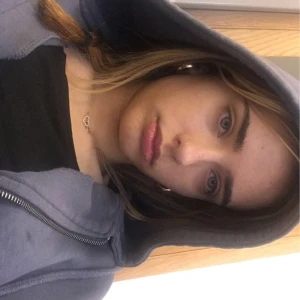 Blå zip hoodie - Skön blå zip hoodie