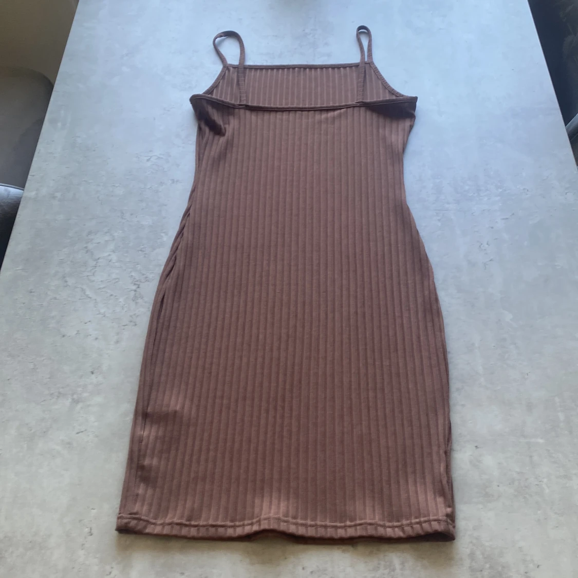 Ribbad klänning - 90