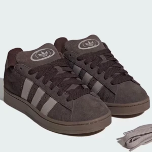 Campus 00s - Jättefina campus 00s i brun färg!! Endast använd ett par gånger. Är i storlek 42. Original pris är 1 349. Skriv för fler bilder! ⭐️