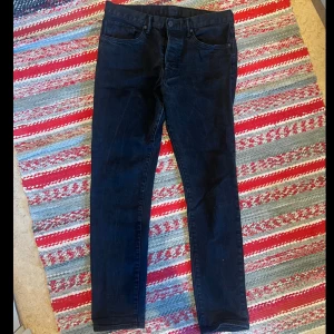 H&M slim straight jeans - Storlek 34 inch waist 175/86A