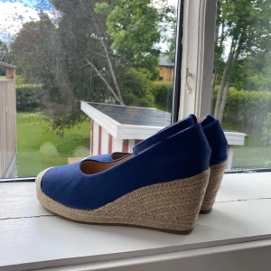 Sandaletter  - Gulliga marinblå sandaletter ☀️