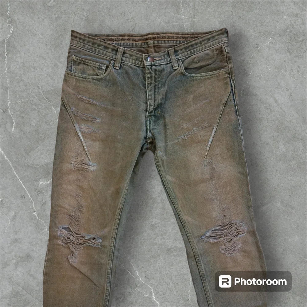 SS07 Number Nine Mud Wash Jeans - Skick 7/10 - Nice vintage look - Size 2 - 30L - Kvitto och Authenticity från Grailed - Kom privat för fler mer.. Jeans & Byxor.