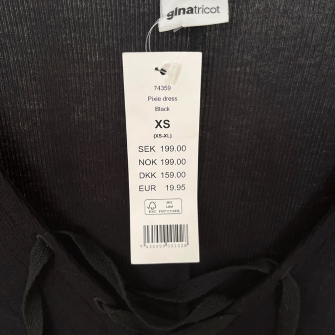 Ribbad klänning  - 91