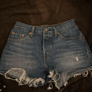 Levis shorts  - Fina shorts som inte är alls använda. Detta är Levis 501. Kan sänka pris vid snabb affär 