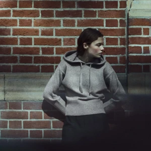 Stickad Hoodie  - Säljer denna super populära stickade hoodien från zara!🥳