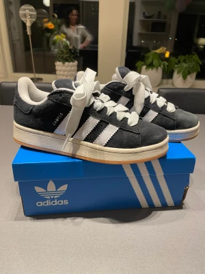 Adidas campus - Adidas campus i storlek 38. Använda i ca 2 månader men ser ut så gott som nya 🤩