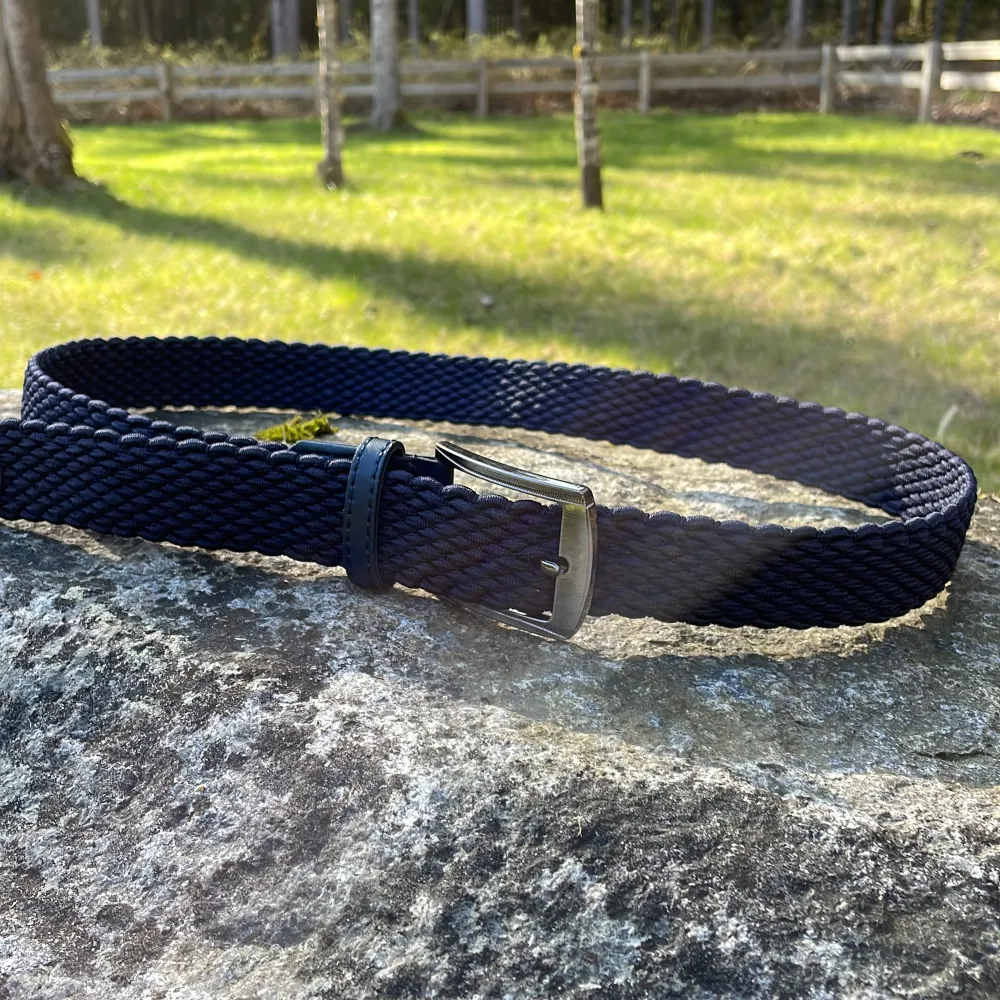 One size, Mörkblått Grisch Bälte Trendhim.se Inte använt. Asusteet.