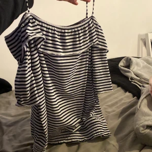 Söt topp - Jätte söt topp som jag inte använder längre💕 Hyffsat skick!