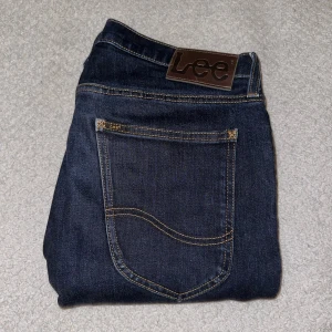 LEE jeans  - Säljer snygga oanvända LEE jeans till bra pris! 200kr✨  Kan mötas och frakta.