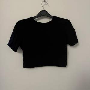 Svart Cropad t-shirt