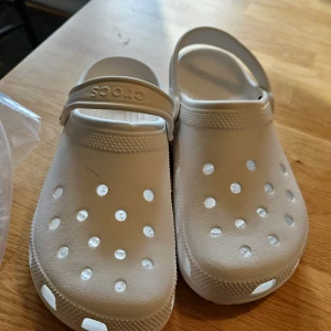 Vita croc - Nya storlek 41